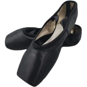 أحذية رقص الباليه WENDYWU ملونة باللون الأزرق والأحمر والأبيض والأسود والوردي مع وسادات لأصابع القدم in Kuwait