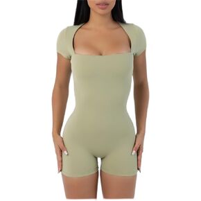 بذلة قصيرة الطول من AP WARDROBE مع تحكم في البطن وحمالة صدر مدمجة مع بطانة قابلة للإزالة in Kuwait