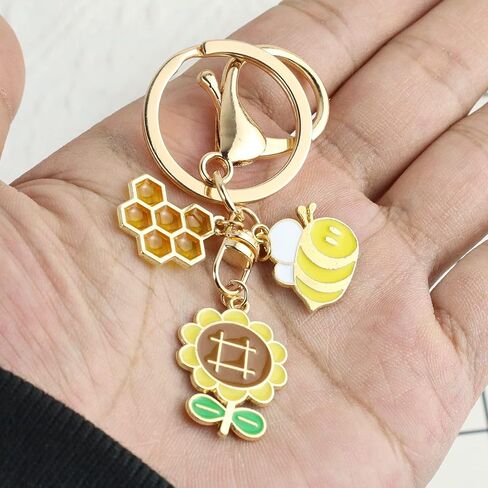 ZYLLGLOW Cute Keychain Aesthetic Keychain Accessories Kawaii Key Ring for Women,Keychain For Girl Charm for Airpod,Backpack in Kuwait
