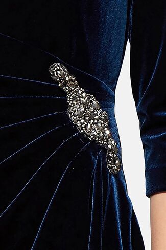 Alex Evenings Women's Short Velvet Cocktail Dress with Beading Detail (Reg Petite) in Saudi Arabia