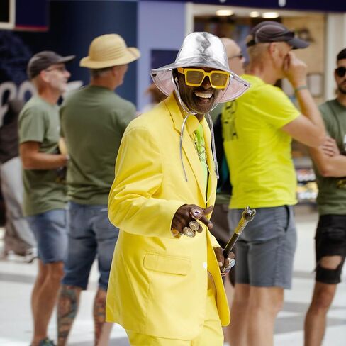 ديسكو كاوبوي قبعة بحافة فضية معدنية بوني قبعة لامعة في الهواء الطلق قبعة الشمس مع سلسلة المرأة الهذيان حفلة الموسيقى مهرجان قبعة in Kuwait