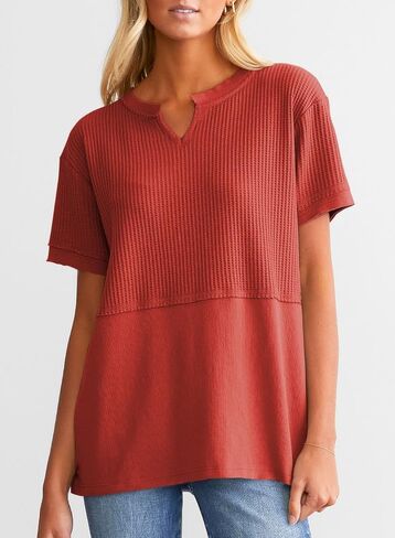 تي شيرت نسائي كاجوال من SHEWIN برقبة على شكل حرف V وأكمام قصيرة وبلوزات فضفاضة in Kuwait