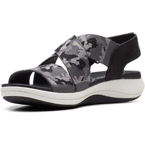 صندل نسائي من Clarks Mira Lily قابل للتعديل مفتوح عند الأصابع in Kuwait