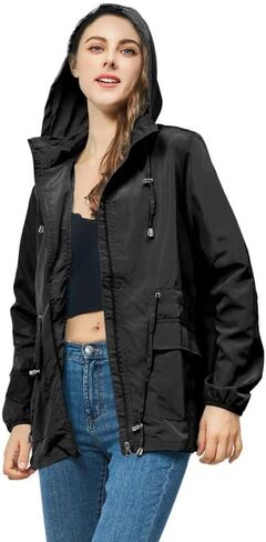 سترة مطر نسائية مقاومة للماء مع غطاء رأس، معطف واق من المطر خفيف الوزن وقابل للتعبئة للتنزه سيرًا على الأقدام والسفر في الهواء الطلق مع جيوب in Kuwait