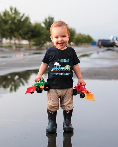 قميص Big Brother للأولاد الصغار تمت ترقيته إلى قمصان Big Bro Monster Truck Dino للأطفال الأولاد من عمر 2 إلى 7 سنوات in Kuwait