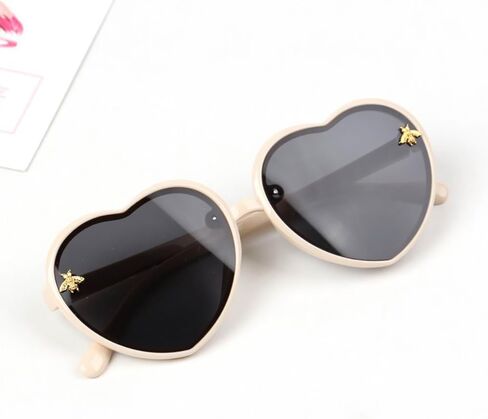 JINHUIBBA نظارات شمسية للأطفال على شكل قلب بإطار نحل لطيف للأعمار من 3 إلى 10 سنوات من الأشعة فوق البنفسجية 400 حماية أنيقة للصيف في الهواء الطلق in Kuwait