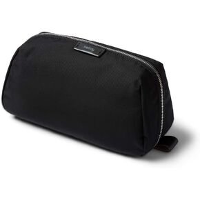 مجموعة أدوات الزينة Bellroy Plus – (حقيبة أدوات الزينة، وحقيبة) in Kuwait