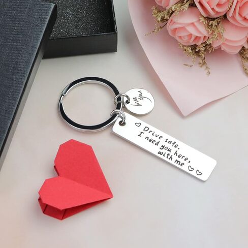 سلسلة مفاتيح درايف سيف لصديقها، Drive Safe I Need You Here With Me Love You، هدايا عيد الميلاد وعيد الحب والكريسماس للزوج والصديق والزوج، قيادة آمنة، مقاس S in Kuwait