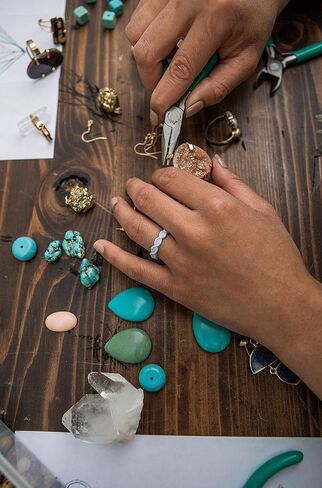 خاتم QALO نسائي من السيليكون المطاطي، الخلود، خاتم زفاف للنساء، مسامي، شريط سيليكون متين للخطوبة، عرض 4 مم وسمك 2.4 مم، متعدد الألوان in Kuwait