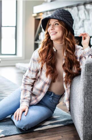 Britt's Knits Apres Ski عكسها شيربا قبعة دلو الشتاء الفراء فو تيدي نمط قبعة دلو دافئة للنساء والفتيات in Kuwait