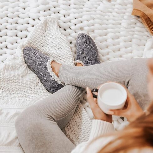 جوارب نسائية مريحة من ULTRAIDEAS مع مقابض مضادة للانزلاق، شبشب منزلي مريح ودافئ لغرفة النوم الداخلية مع نعل ناعم in Kuwait