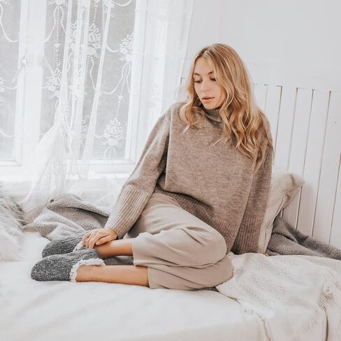 جوارب نسائية مريحة من ULTRAIDEAS مع مقابض مضادة للانزلاق، شبشب منزلي مريح ودافئ لغرفة النوم الداخلية مع نعل ناعم in Kuwait