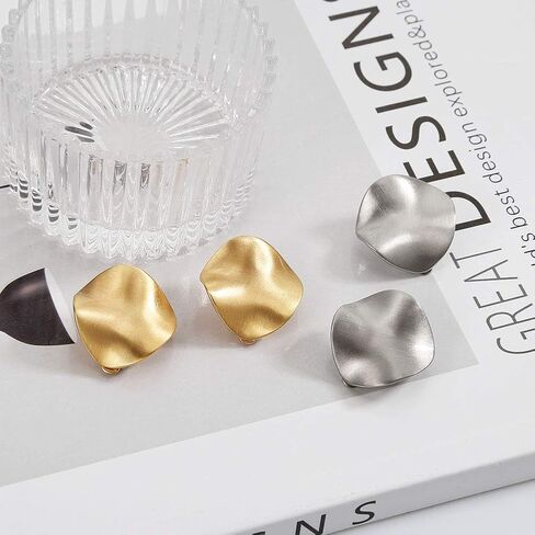 مشبك من الذهب والفضة على الاقراط للنساء أقراط مشبكية مطروقة على القرص in Kuwait