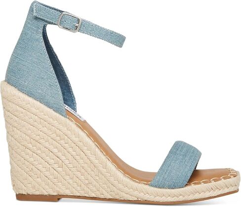 صندل نسائي من Steve Madden بكعب عريض in Saudi Arabia