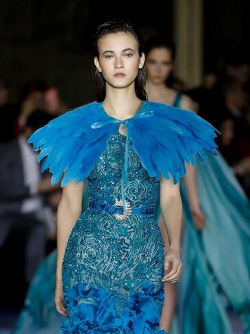 Feather Shawl for Women - Swan Feathers Collar Halloween Crow Cape Maleficent Witch Costume Accessories in Kuwait