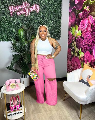 ملابس BFFBABY مكونة من قطعتين للنساء بأكمام طويلة وسترة مخططة بسحاب وبنطلون طويل وساق واسعة طقم رياضي كلاسيكي باللون الأحمر الخمري in Kuwait