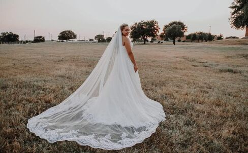 AMAJIERUIZE Womens Wedding Bridal Veil 3 Metres Long 1 Tier Cathedral Sequin Lace White With Metal Comb in Saudi Arabia