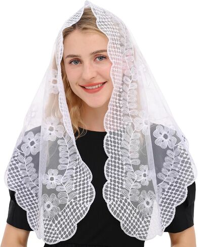 كنيسة مانتيا الاسبانية مثلثة من الدانتيل تغطي رأس الحجاب الكاثوليكي الشامل in Saudi Arabia