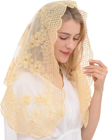 كنيسة مانتيا الاسبانية مثلثة من الدانتيل تغطي رأس الحجاب الكاثوليكي الشامل in Saudi Arabia