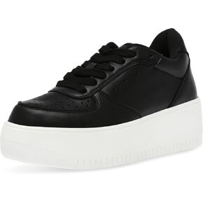 حذاء رياضي نسائي من Steve Madden