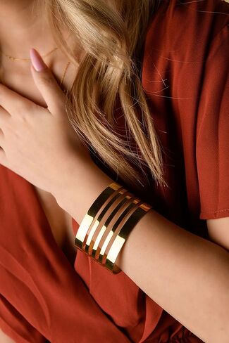 تشارلي بيج سوار عريض من الستانلس ستيل للنساء | سوار مفتوح من فوج | لمسة نهائية ذهبية, ستانلس ستيل, بدون أحجار كريمة in Kuwait