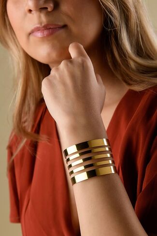 تشارلي بيج سوار عريض من الستانلس ستيل للنساء | سوار مفتوح من فوج | لمسة نهائية ذهبية, ستانلس ستيل, بدون أحجار كريمة in Kuwait