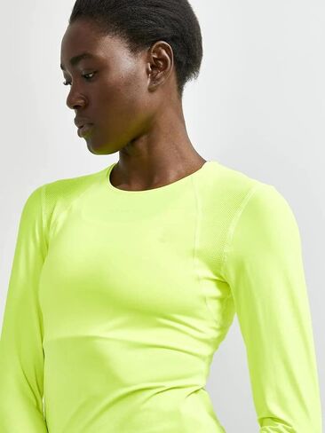 تي شيرت نسائي من Craft Sportswear ADV Essence LS | بلوزة للتمرين بأكمام طويلة | رائعة للجري واليوجا وصالة الألعاب الرياضية in Kuwait