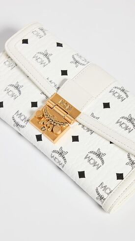 محفظة MCM النسائية على السلسلة in Kuwait