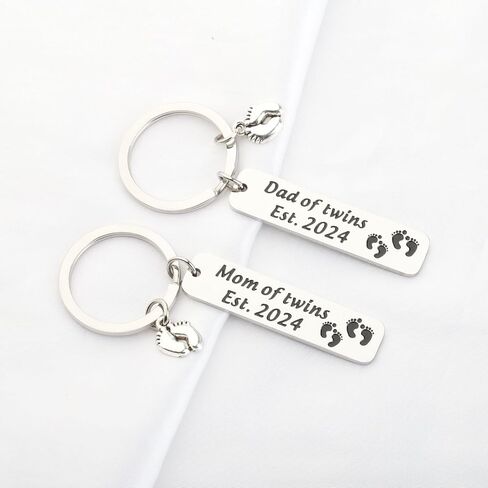 FUSTMW Parents of Twins Gifts Dad Mom of Twins Est 2024 Keychain Set Twins Mom Dad Gifts Expecting Parents Gifts in Saudi Arabia