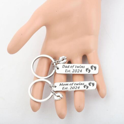 FUSTMW Parents of Twins Gifts Dad Mom of Twins Est 2024 Keychain Set Twins Mom Dad Gifts Expecting Parents Gifts in Saudi Arabia