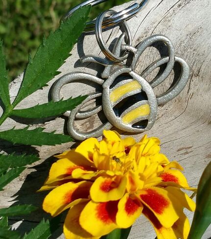 دانفورث - حلقة مفاتيح بامبليبي - 1 3/4 بوصة - بيوتر - مفتاح فوب - مصنوع يدويًا - صنع في الولايات المتحدة الأمريكية in Kuwait