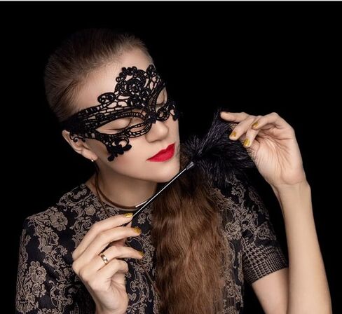 قناع تنكري فينيسي فاخر من الدانتيل الأسود والذهبي، مع 2 طوق من الدانتيل الأبيض والأسود من أجل فستان فاخر لعيد الميلاد وعيد الهالوين والحفلات التنكرية للفتيات والنساء (4 مجموعات) ... in Kuwait