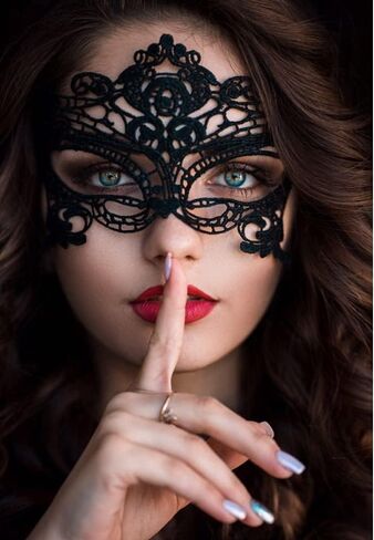 قناع تنكري فينيسي فاخر من الدانتيل الأسود والذهبي، مع 2 طوق من الدانتيل الأبيض والأسود من أجل فستان فاخر لعيد الميلاد وعيد الهالوين والحفلات التنكرية للفتيات والنساء (4 مجموعات) ... in Kuwait