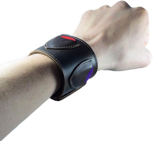 هايد اند درينك, سوار معصم من الجلد للجيتار / سوار / حامل / حافظة ريشة / افكار هدايا للموسيقيين، صناعة يدوية تتضمن ضمان لمدة 101 سنة: بني بوربون, بني, فريدة من نوعها وريفية in Kuwait