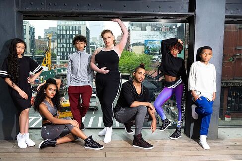 حذاء رقص شبابي من قماش باستري كاساتا in Kuwait