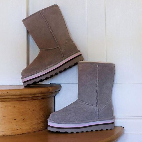 BEARPAW نسائي ريترو إيلي متعدد الألوان | بوت نسائي كلاسيكي من جلد الغزال | حذاء سهل الارتداء للنساء | حذاء شتوي مريح in Kuwait