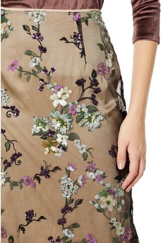 تنورة بيجونيا للسيدات من Vince مُزينة بالترتر in Kuwait