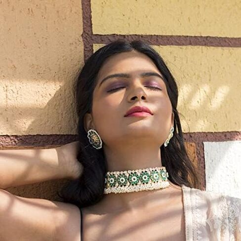 مجموعة مجوهرات I Jewels مطلية بالذهب 18 قيراط لحفلات الزفاف الهندي بوليوود كوندان واللؤلؤ مرصعة بقلادة للنساء/الفتيات (K7208) in Kuwait