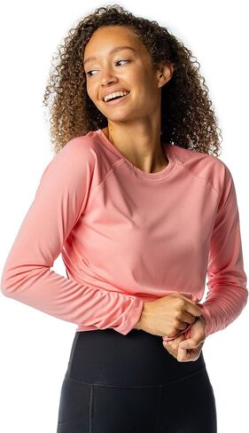 تي شيرت نسائي من Vapor Apparel بعامل حماية من أشعة الشمس فوق البنفسجية 50+ وأكمام طويلة وأداء مناسب للرياضة والخارج in Kuwait