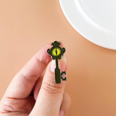 دبوس زينة على شكل بومة من المينا مناسب كهدية على شكل بومة من المعدن بدون احجار كريمة in Kuwait