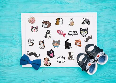 20 قطعة من تعليقات احذية القطط اللطيفة غير المتكررة على شكل قطة كرتونية على شكل قطة حيوانات اليفة، زينة احذية من بلاستيك PVC لتزيين الاحذية وسوار المعصم والقباقيب والصنادل للاطفال والبالغين in Kuwait