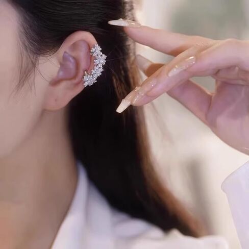 Elegant Floral Cluster Ear Cuffs Classic Rhinestone Flower Crawler Fake Earrings Sparkle Crystal Climbers Cuff Earrings Cartilage Ear Wrap Non Piercing Earrings for Wedding Bridal in Saudi Arabia