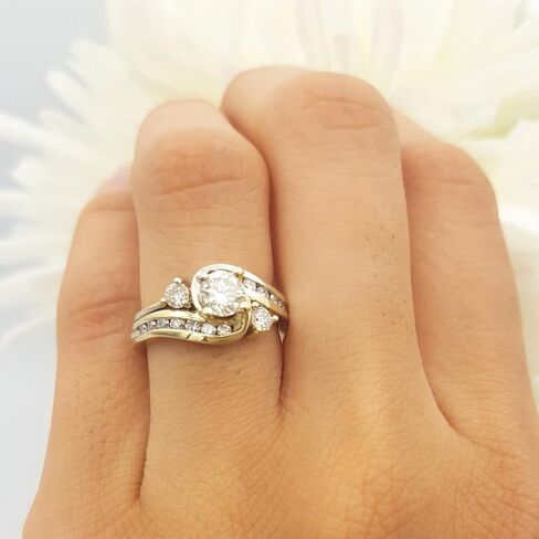 مجموعة Dazzlingrock 0.85 قيراط (ctw) خاتم خطوبة دائري ملتوي من الألماس الأبيض مصنوع من الذهب عيار 10 قيراط in Saudi Arabia