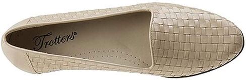 Trotters Women's Liz Ballet Flat in Saudi Arabia
