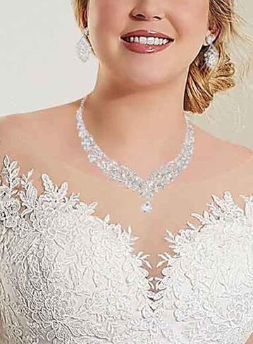 Coxiva Women's Crystal Necklace Silver Drop Pendant Eye Catching Necklaces and Earrings Set for Wedding Prom Birthday Ball Prom Party Club Anniversary, Metal, crystal in Kuwait