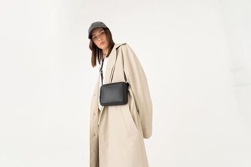 Berliner Bags Toni Shoulder Bag, Small Crossbody Bag Made of Leather, Black in Kuwait