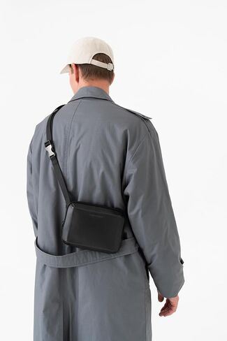 Berliner Bags Toni Shoulder Bag, Small Crossbody Bag Made of Leather, Black in Kuwait