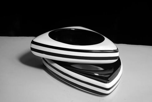 مجموعة بيانكو إي نيرو من بيور هاندز - سوار مخطط مصنوع يدويًا بتصميم حمار وحشي باللونين الأسود والأبيض للنساء (2.6 بوصة) in Kuwait