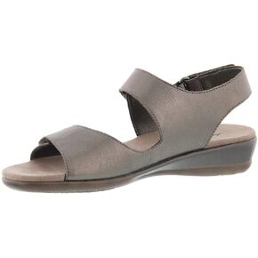Easy Spirit Hartwell Women's Sandal in Saudi Arabia