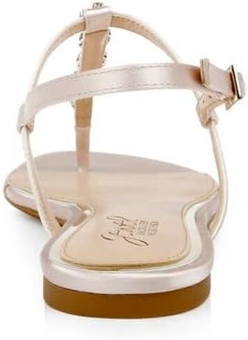 Jewel Badgley Mischka Dafina Metallic Thong Sandal in Saudi Arabia